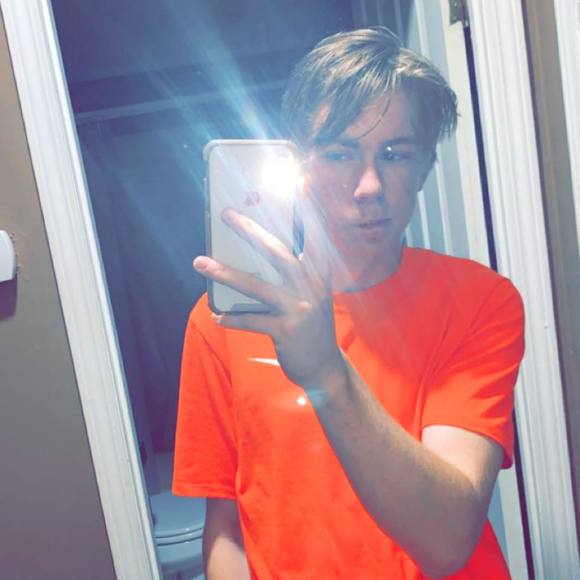 Meet your Posher, Skyler - Picture 1 of 1